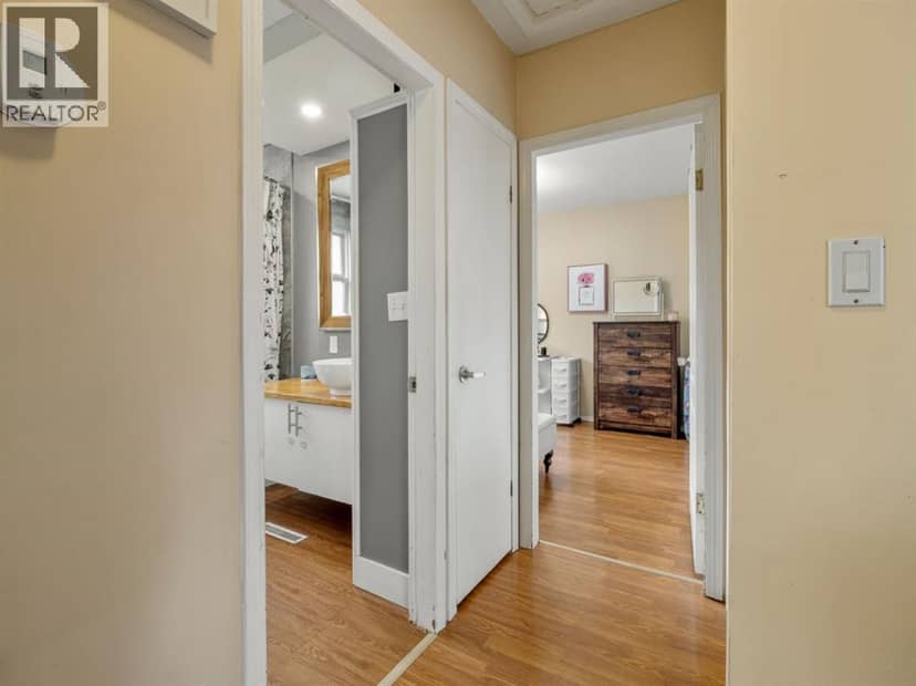 2219 14 Street — photo 10 of 40