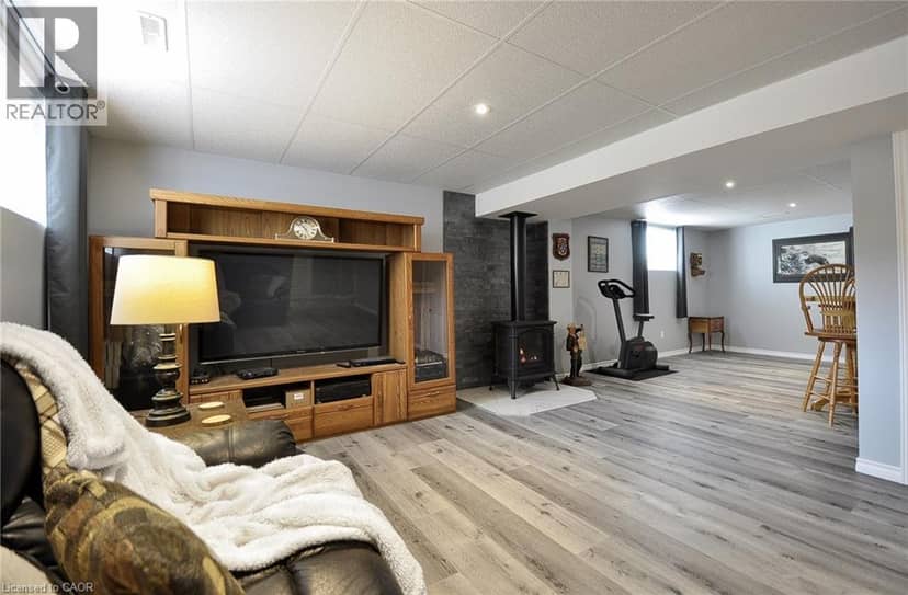 82 CURTIS Street — photo 32 of 40