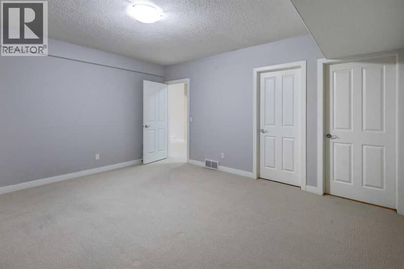 103 Bridle Estates Mews SW — photo 34 of 37