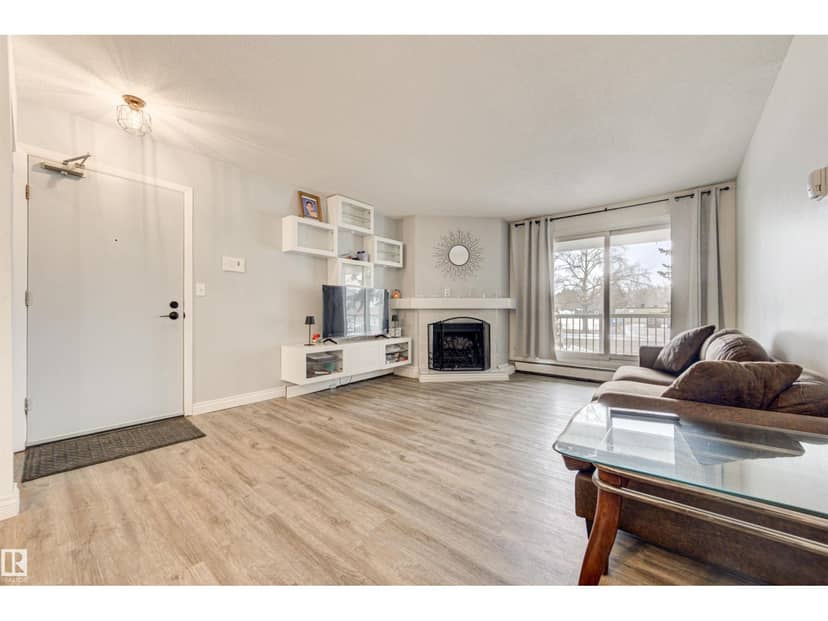 #104 316 Woodbridge WY — photo 16 of 37