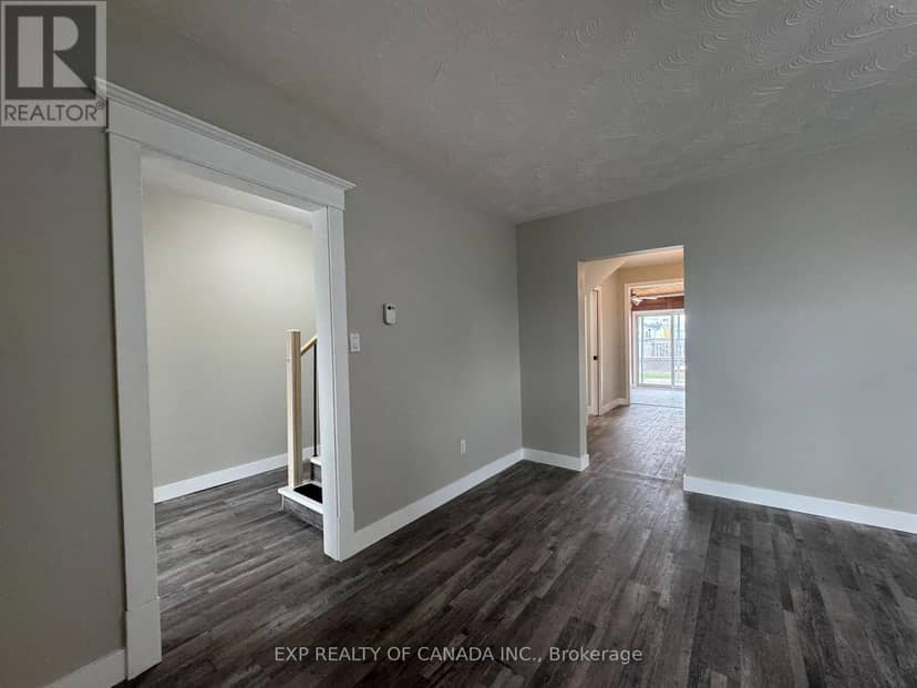 222 Maple Street S — photo 11 of 21