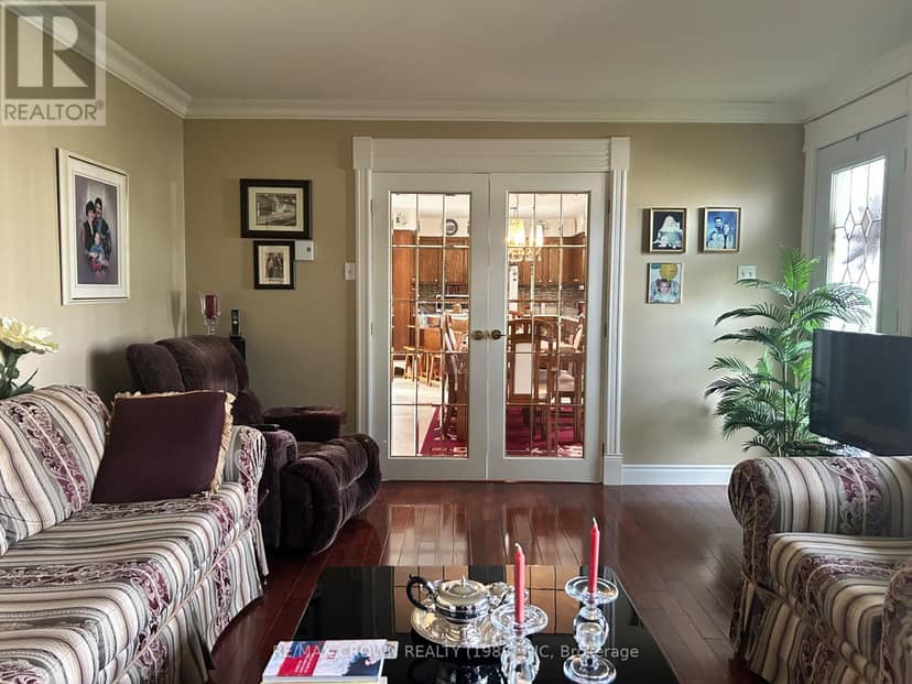 15 Lasalle Avenue — photo 19 of 40