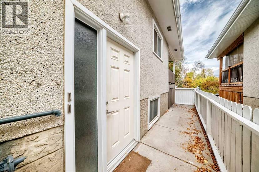 7409 37 Avenue NW, Calgary, photo 3