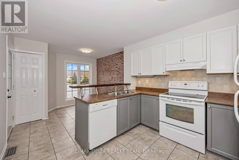 900 Longfields Drive, Ottawa, photo 4