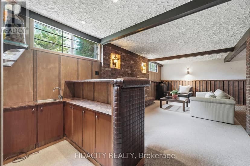 45 Cortleigh Drive — photo 35 of 40