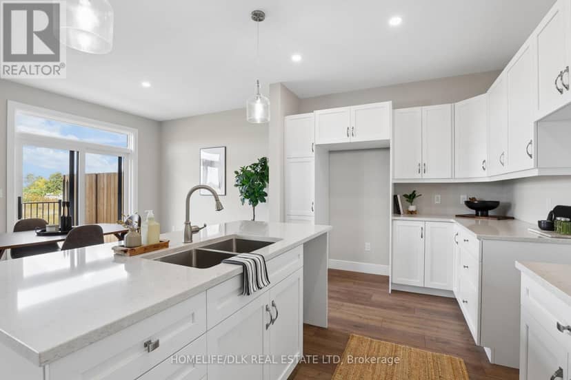 1009 Dobbie Street — photo 16 of 37