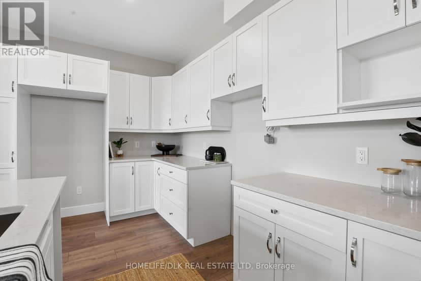 1009 Dobbie Street — photo 17 of 37