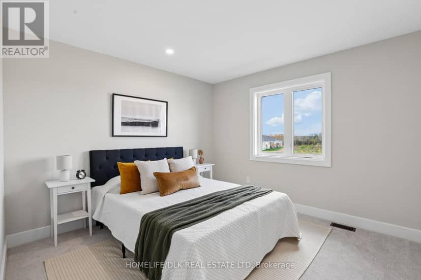 1009 Dobbie Street — photo 28 of 37