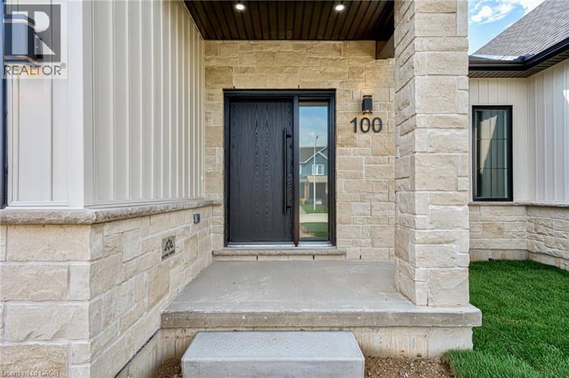 100 CLAYTON Street, Mitchell, photo 2