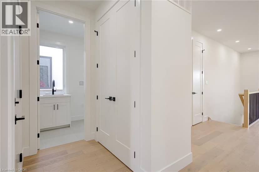 100 CLAYTON Street — photo 9 of 27