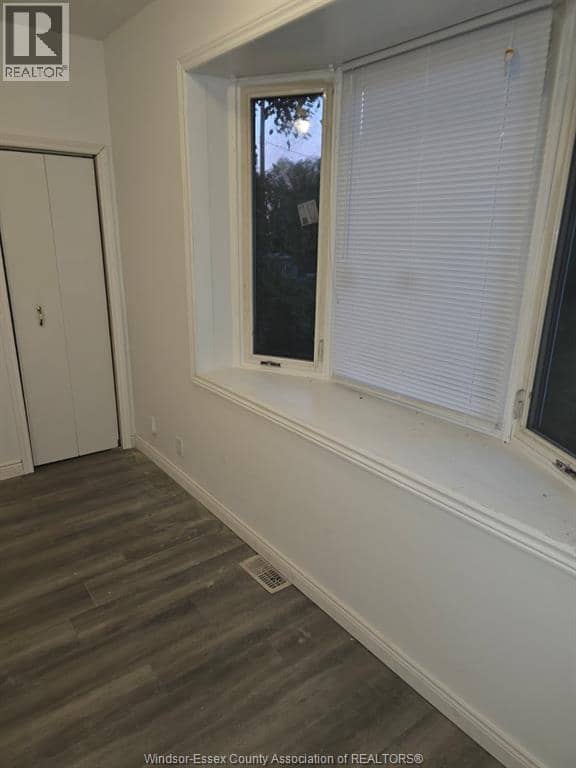 3272 Peter Street — photo 3 of 11