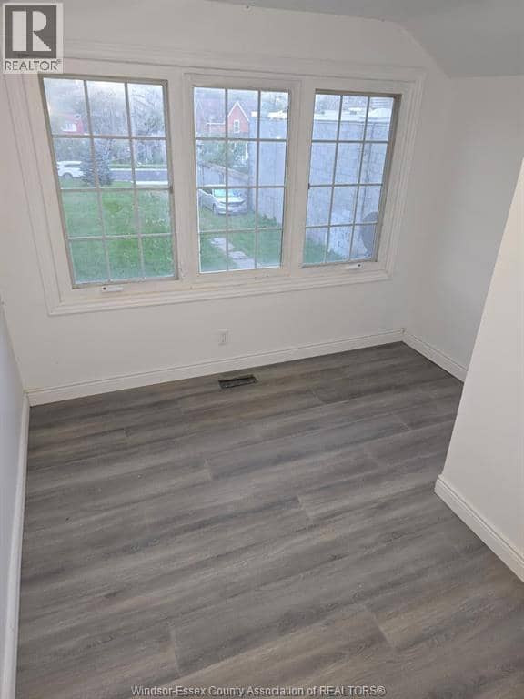 3272 Peter Street — photo 8 of 11