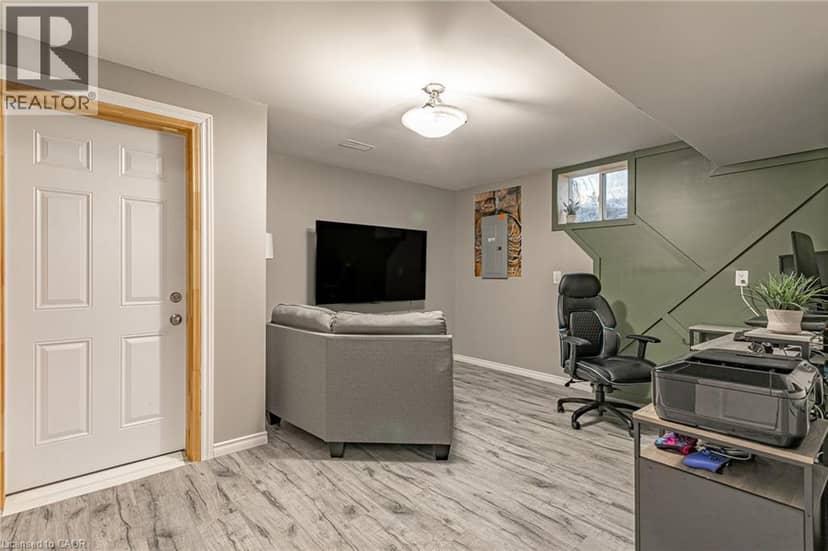 53 APPLEWOOD Street — photo 33 of 40
