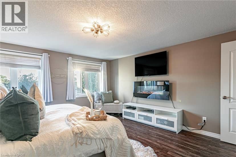 53 APPLEWOOD Street — photo 25 of 40