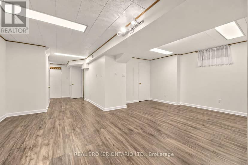 26 White Boulevard — photo 29 of 37