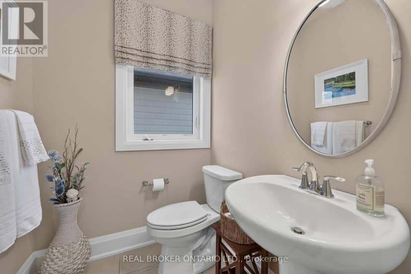 29 Thoroughbred Drive — photo 18 of 40