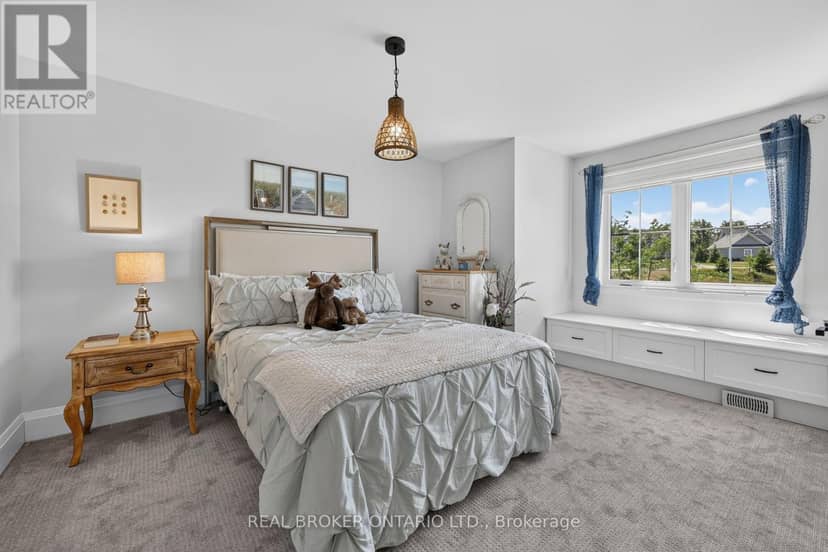 29 Thoroughbred Drive — photo 19 of 40