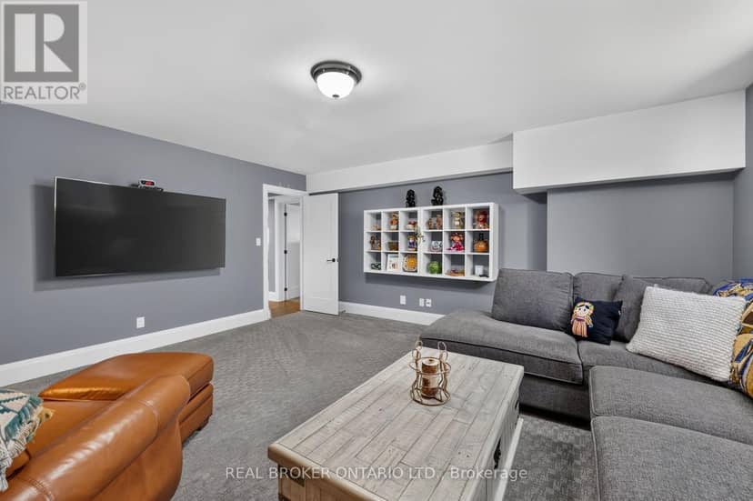 29 Thoroughbred Drive — photo 32 of 40