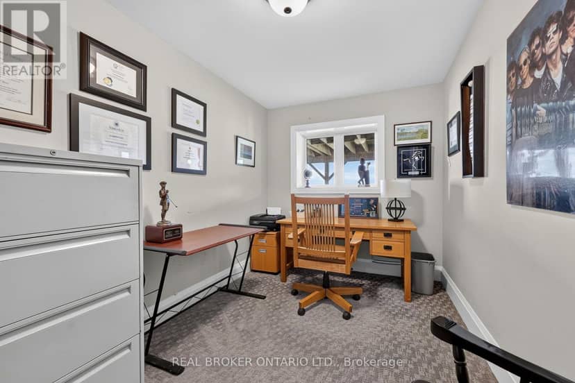 29 Thoroughbred Drive — photo 33 of 40