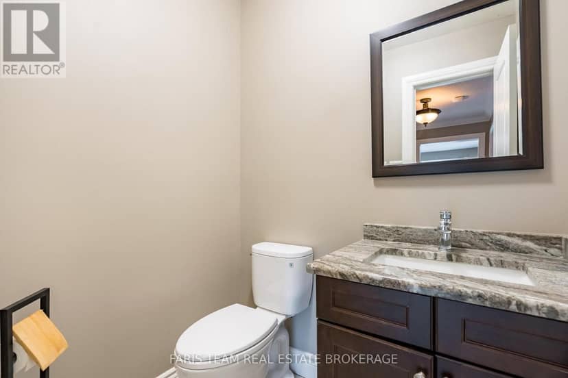 61 Oakridge Drive — photo 11 of 29