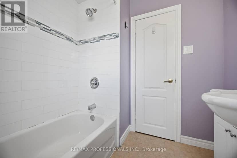 75 Sabrina Drive — photo 19 of 40