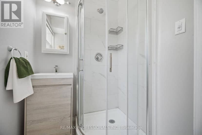 75 Sabrina Drive — photo 33 of 40
