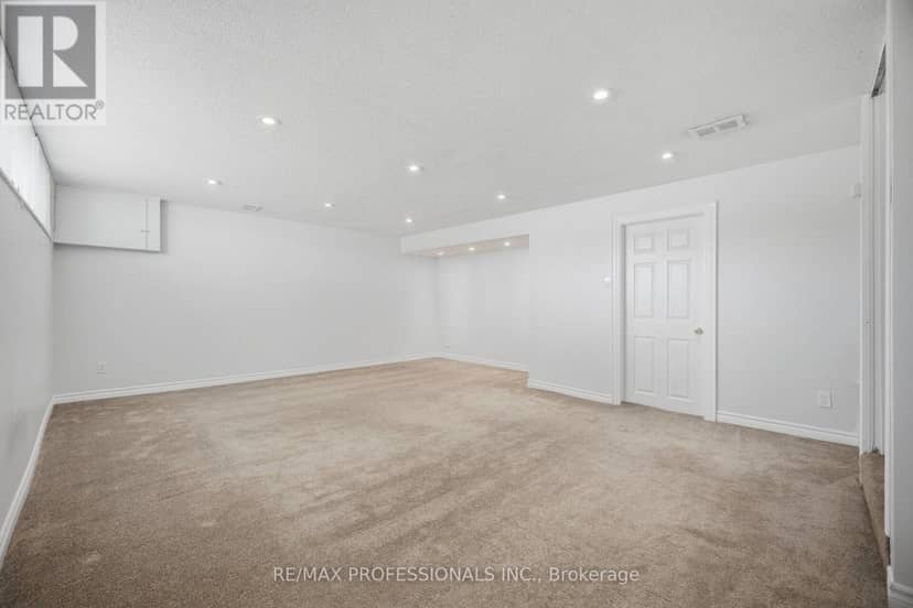 75 Sabrina Drive — photo 35 of 40