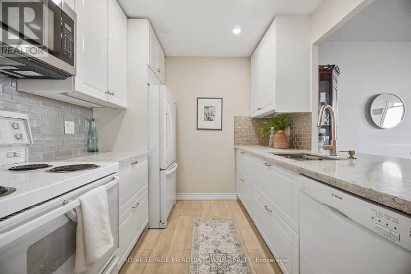 816 - 1 Ripley Avenue — photo 12 of 37