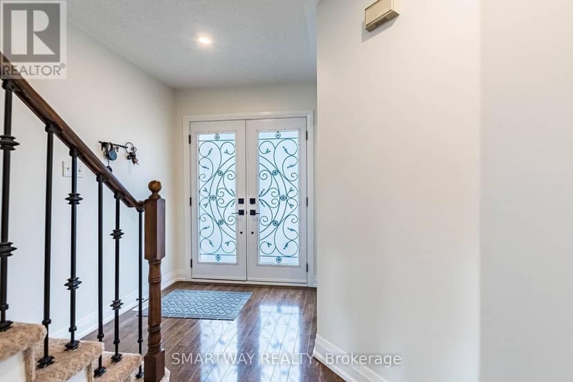 94 Goldenlight Circle, Brampton, photo 7