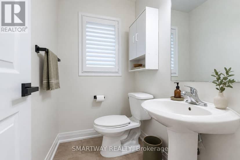 94 Goldenlight Circle, Brampton, photo 8