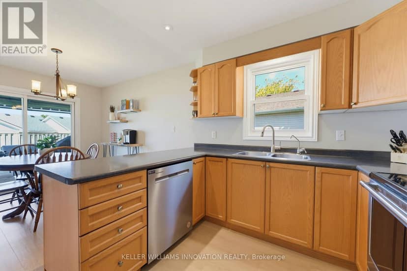 15 Barnett Street W — photo 11 of 29