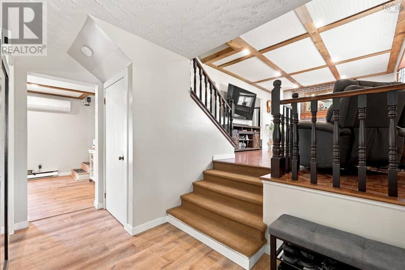 39 Delmerle Drive — photo 4 of 40