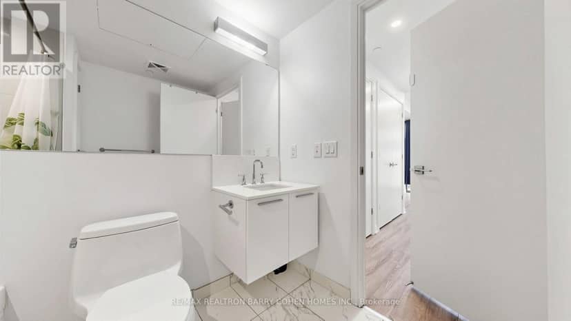 3407 - 50 Charles Street E — photo 23 of 40