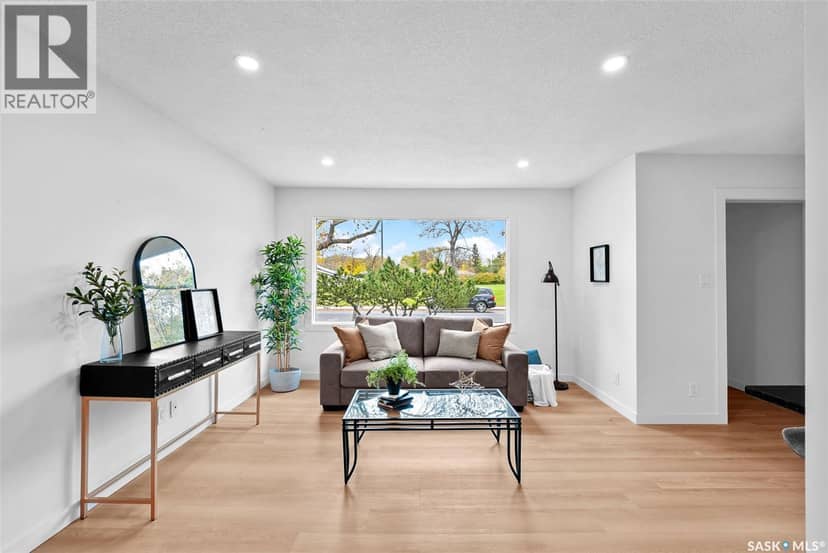 5004 1st AVENUE, Regina, photo 2