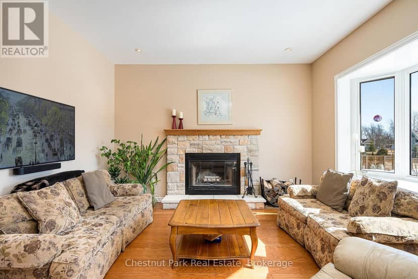 82 Stanley Street — photo 17 of 40
