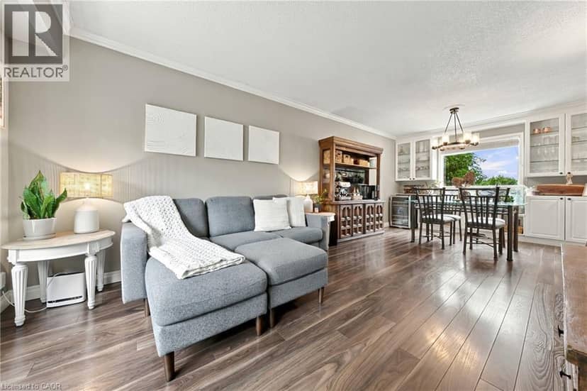 19 HILLSDALE Court — photo 6 of 40