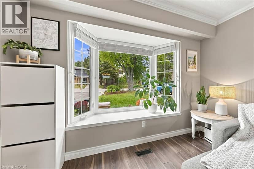 19 HILLSDALE Court — photo 9 of 40
