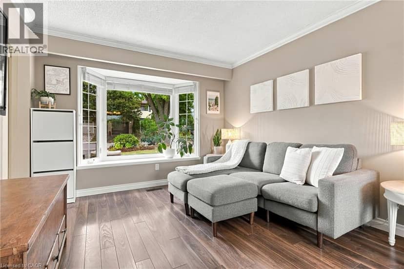 19 HILLSDALE Court — photo 7 of 40