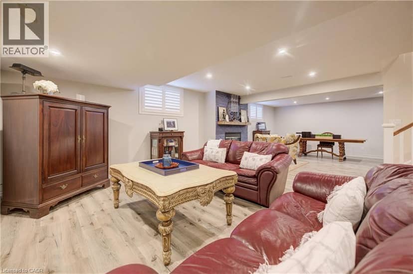 517 STARBOARD Crescent — photo 33 of 40
