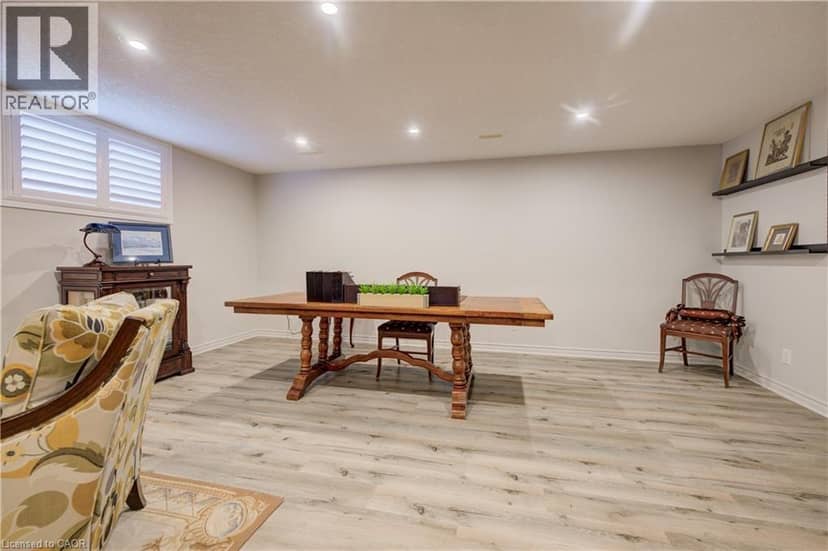 517 STARBOARD Crescent — photo 34 of 40