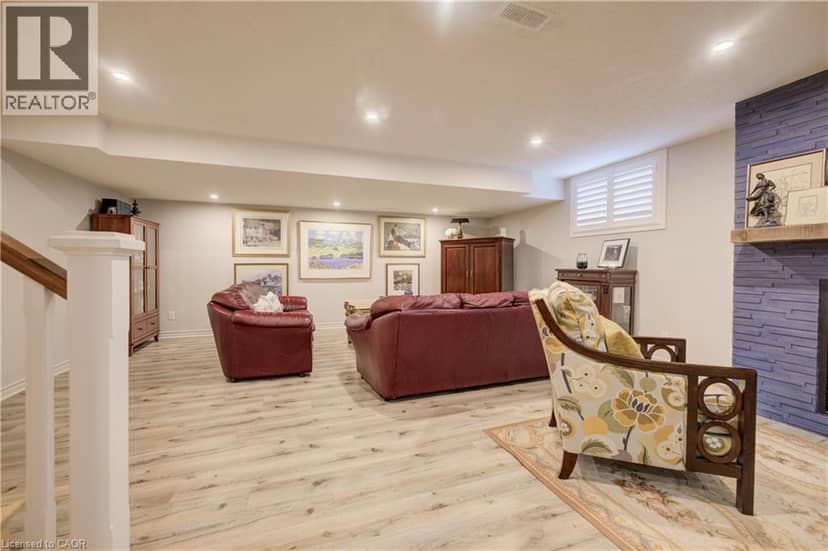 517 STARBOARD Crescent — photo 35 of 40