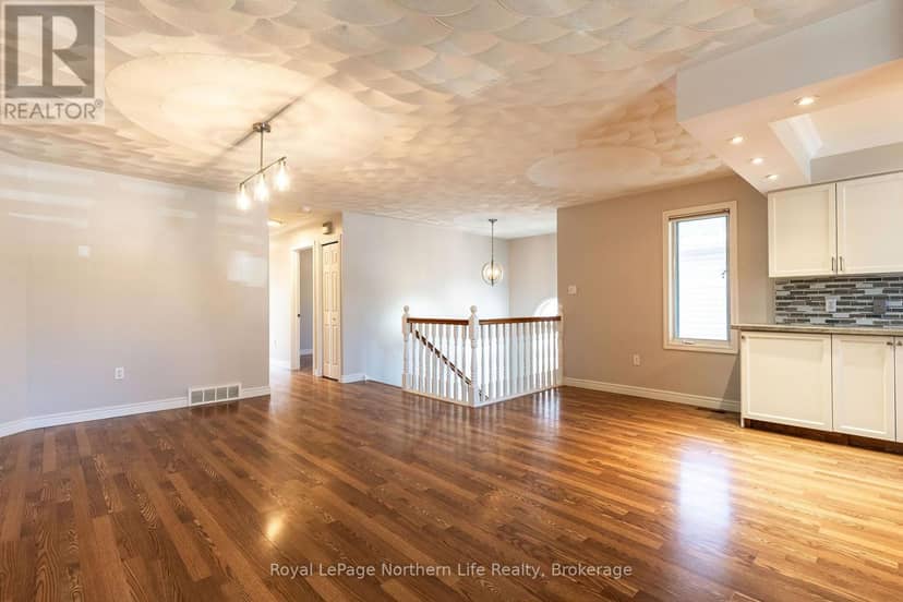 511 Bromley Avenue — photo 16 of 40