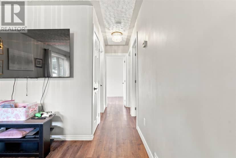 31 East Balfour ST — photo 11 of 39