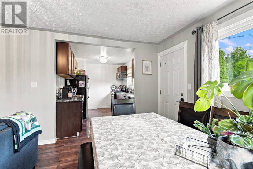 31 East Balfour ST — photo 8 of 39