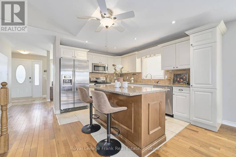 11 Fox Den Drive — photo 10 of 40