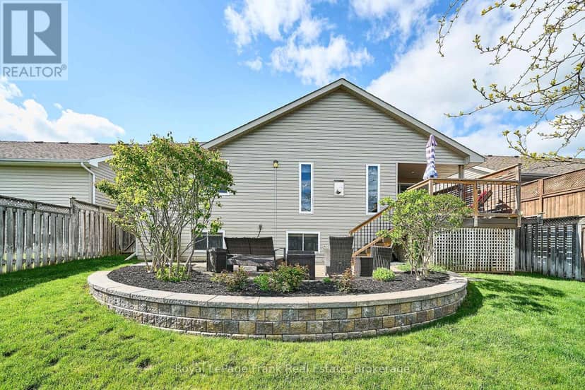 11 Fox Den Drive — photo 38 of 40