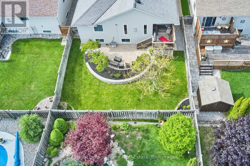 11 Fox Den Drive — photo 39 of 40