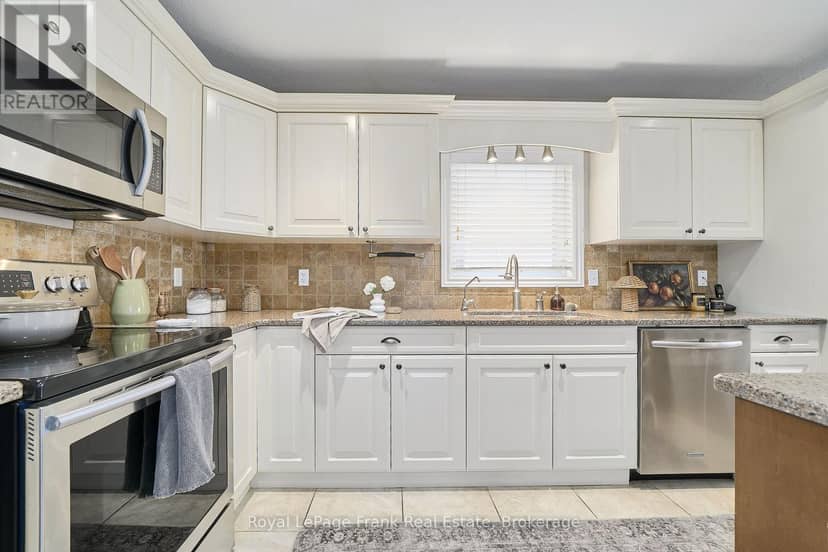 11 Fox Den Drive — photo 9 of 40