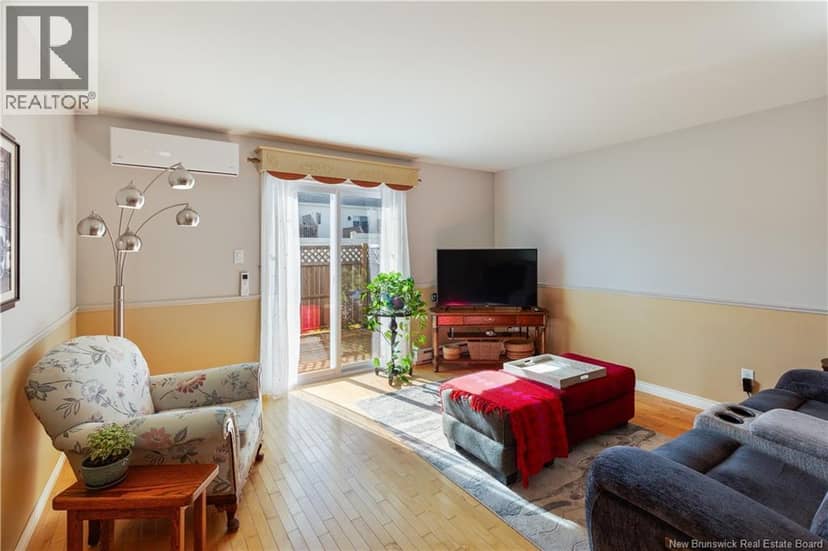 43 Dométhilde Crescent — photo 10 of 37
