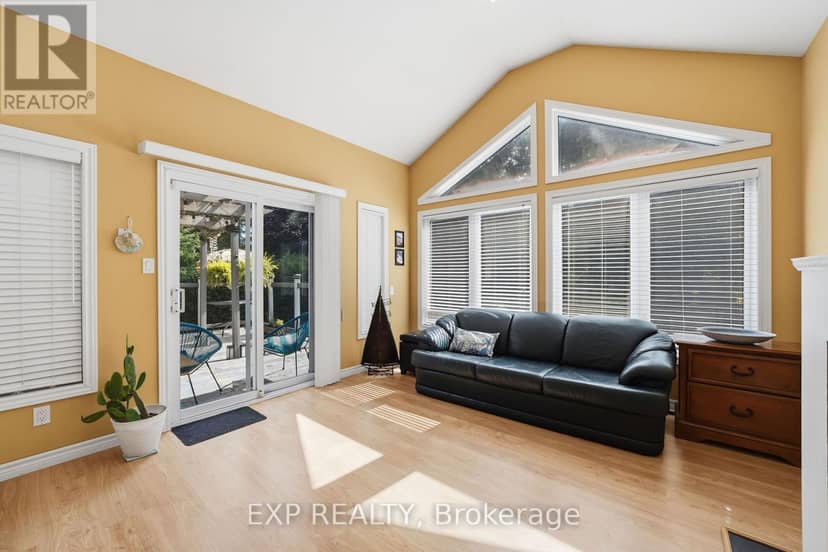 44 Juniper Crescent — photo 20 of 39